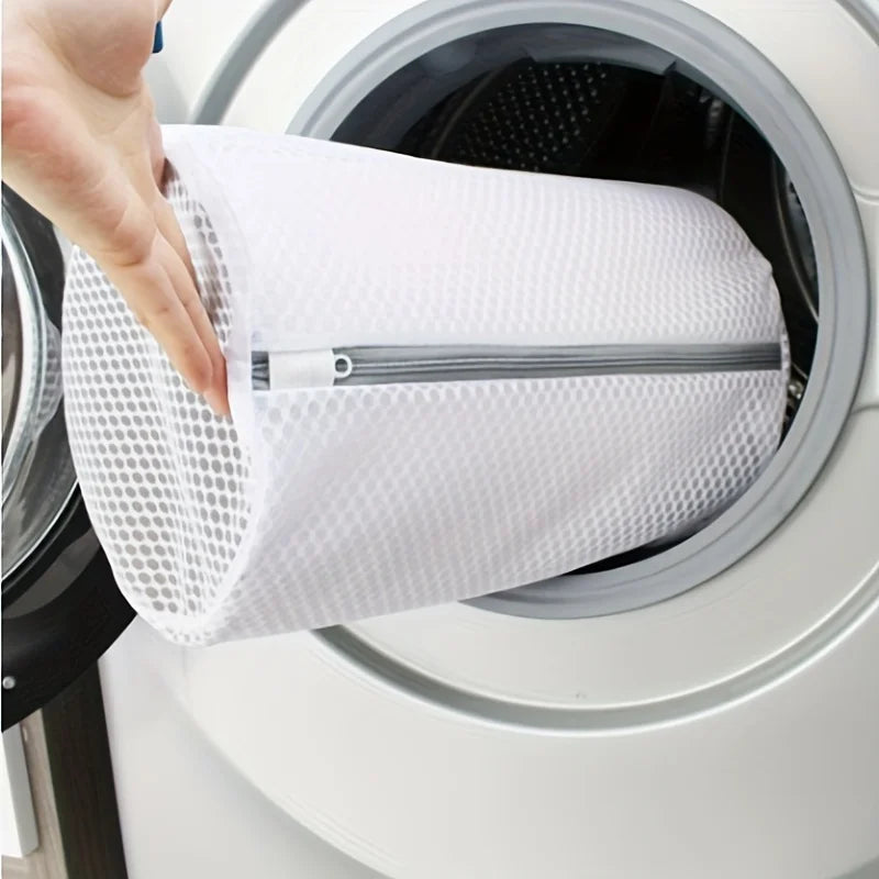Sac de lavage glissé dans le tambour d'un lave-linge