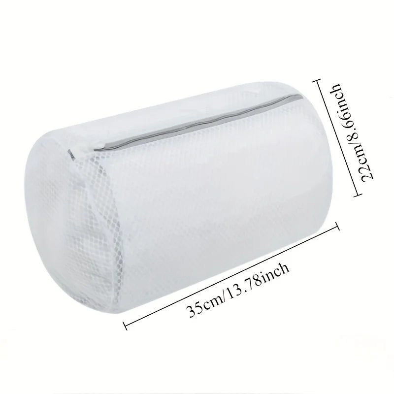 Dimensions du sac de lavage pour baskets : 35 cm de long, 22 cm de diamètre